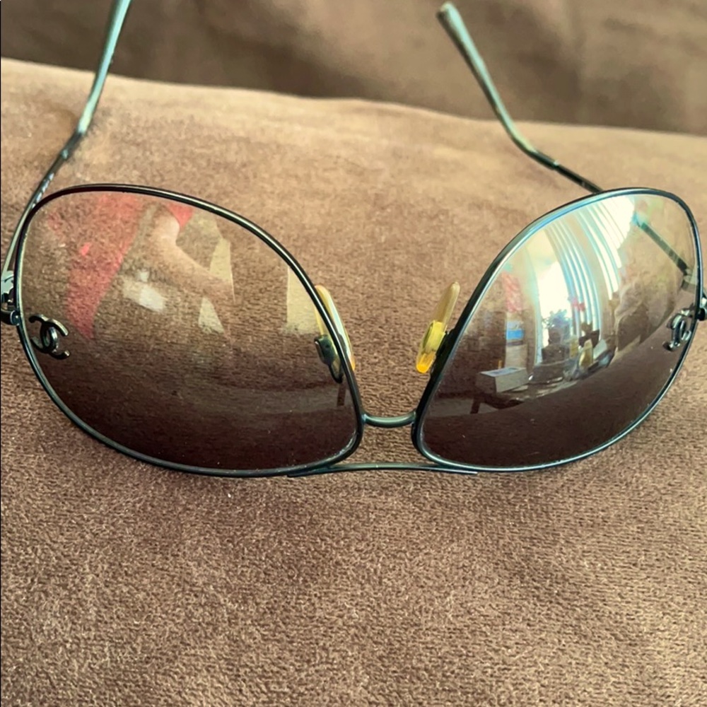 Chanel Aviator Sunglasses - Picture 10 of 16